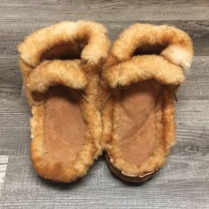 Teepee Creepers High-Top Sheepskin Moccasin Slippers W 10-11 / M 8-9